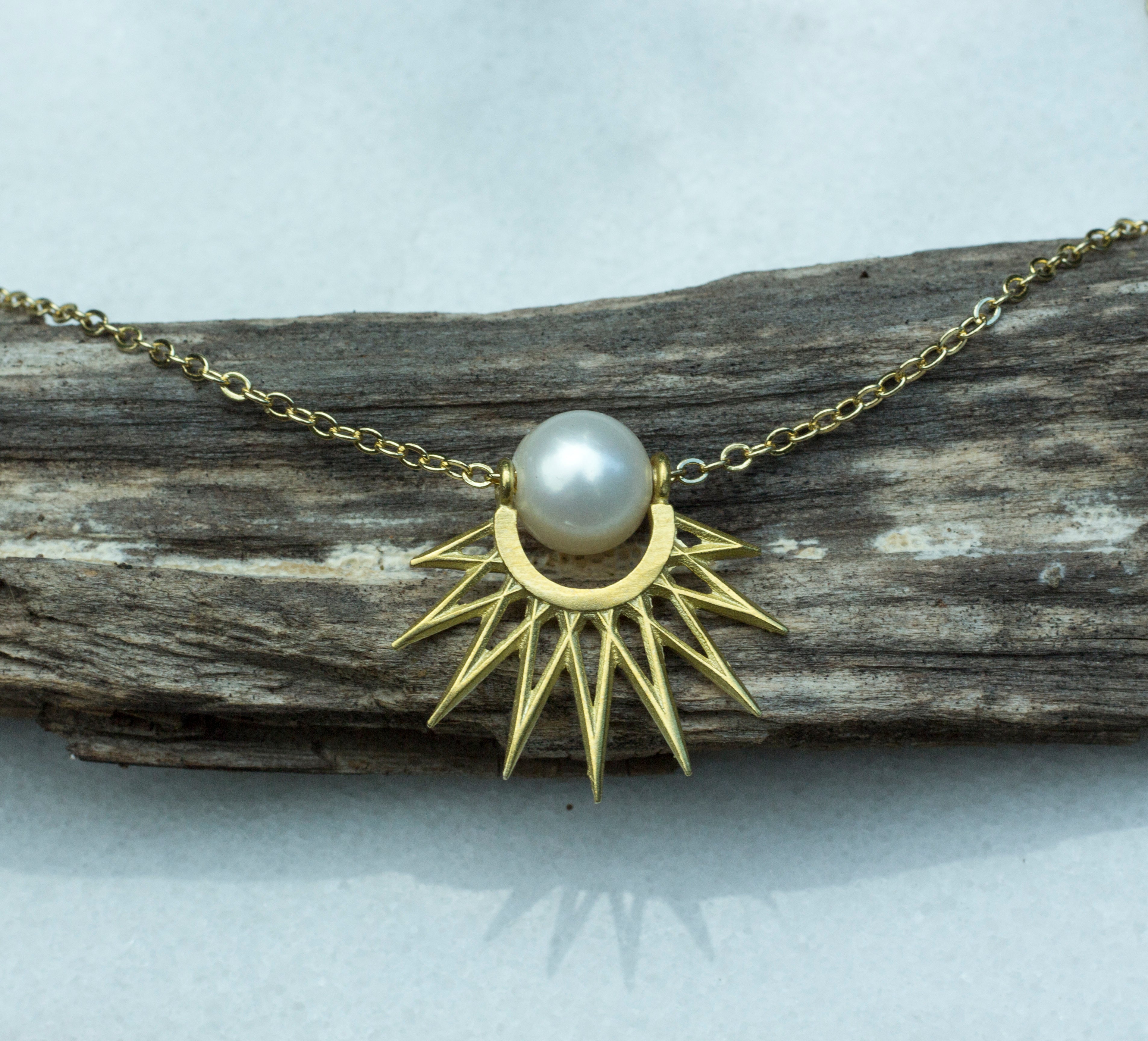 Sunburst Pearl + Brass Choker